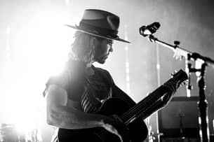 Bc72de25 E5b2 4a90 96bb 2f1a2b3d7dd6 ARTIST PAGE 3 2