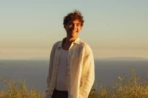 7512cd32 Bd46 4228 Adfa F8a5519dd180 ARTIST PAGE 3 2