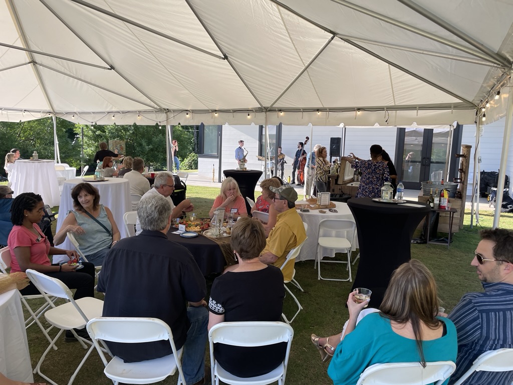 EC7625F7 7B92 469C BECF DFFD7AEF706E 1 105 C