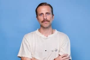 4bc23100 D9fa 4946 8f9d 72576b0cd99e ARTIST PAGE 3 2