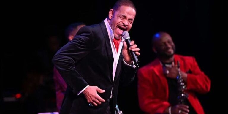Star Singer Leonard