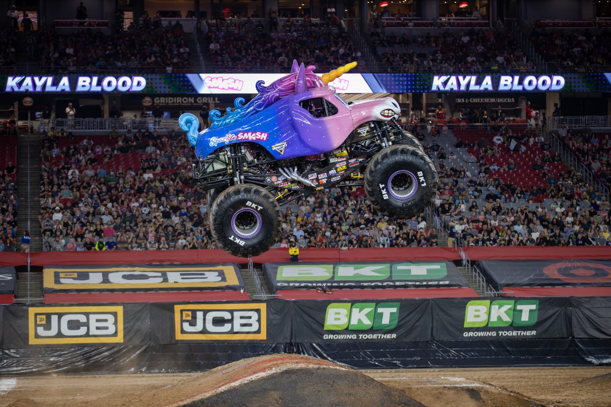 Sparkle Smash 24 002 (1)