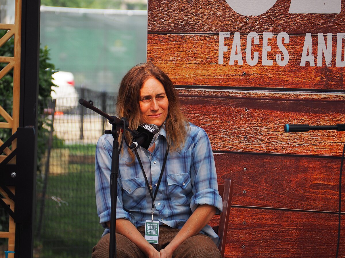 1200px Melissa Carper 6295203