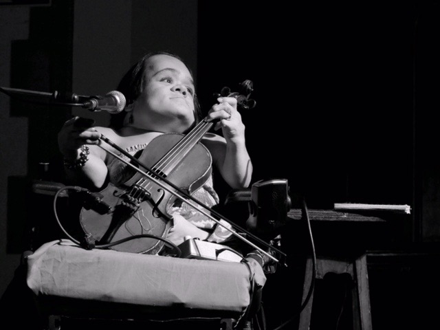 Hi Res Photo Gaelynn Lea Credit Richard Carter 2