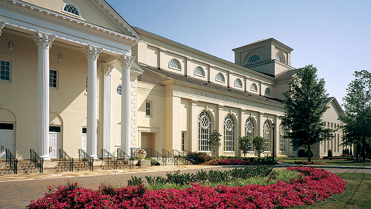 PRUMC Front Church Outside Peachtree