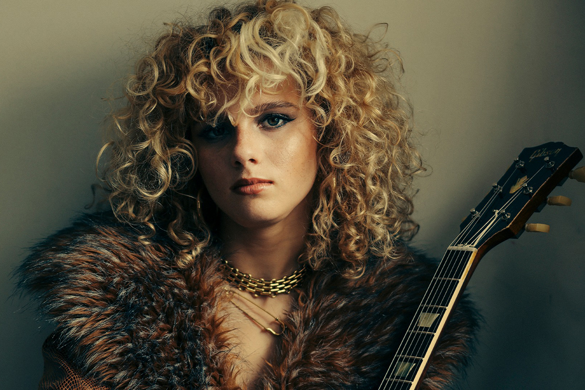 Grace Bowers   Vinyl Center Stage