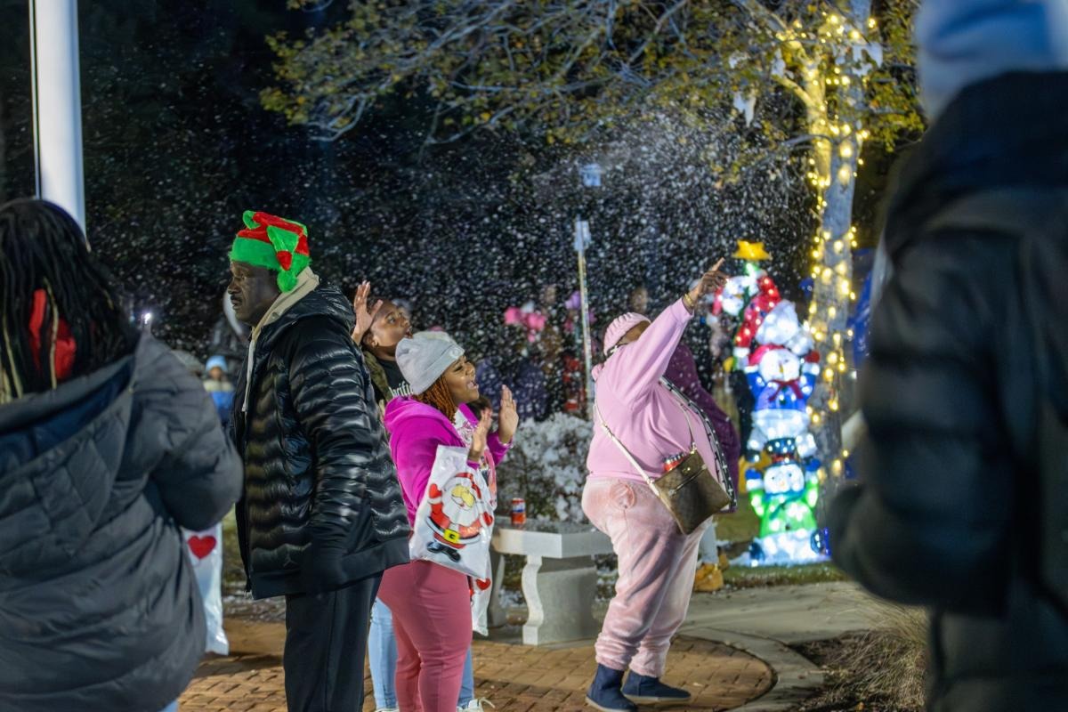 UnionCityHolidayTreeLightingCeremony