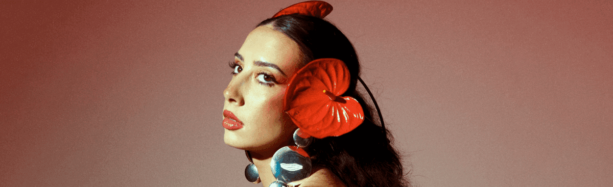 2564784 NAIKA Scaled