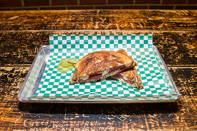 Sandwiches Community1 1 52magnum