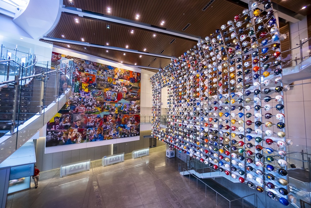 Helmet Wall & Mural (1)