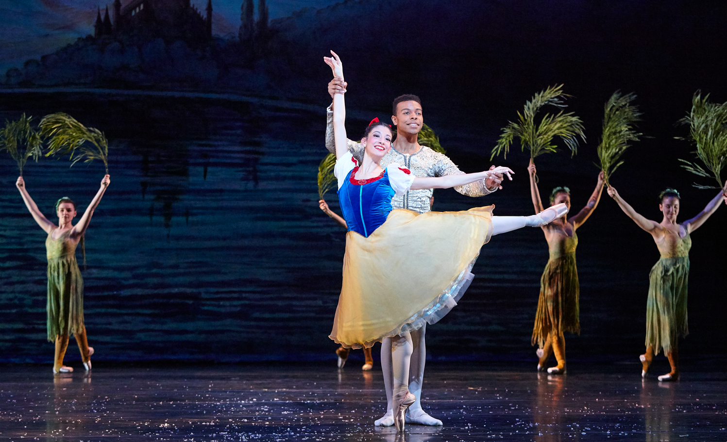 Atlanta Ballet Snow White Performance at Phipps Plaza