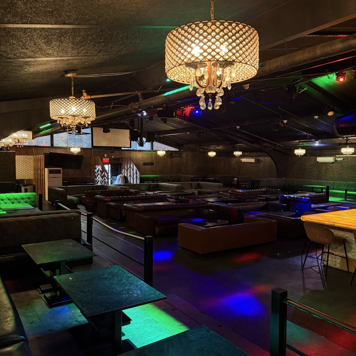 Highness Room 04 Web