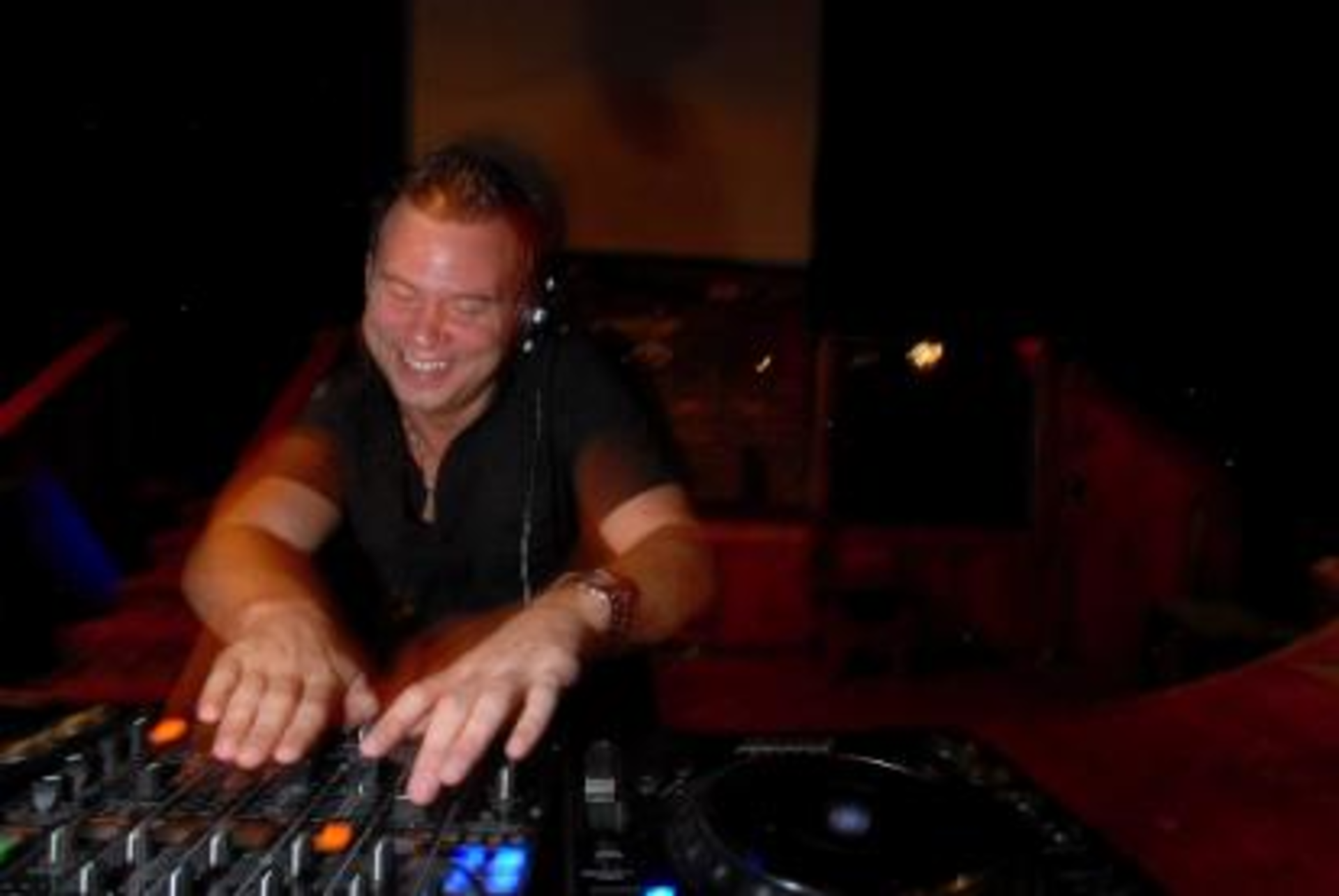 54302 Dark Readers Mikeczechweb