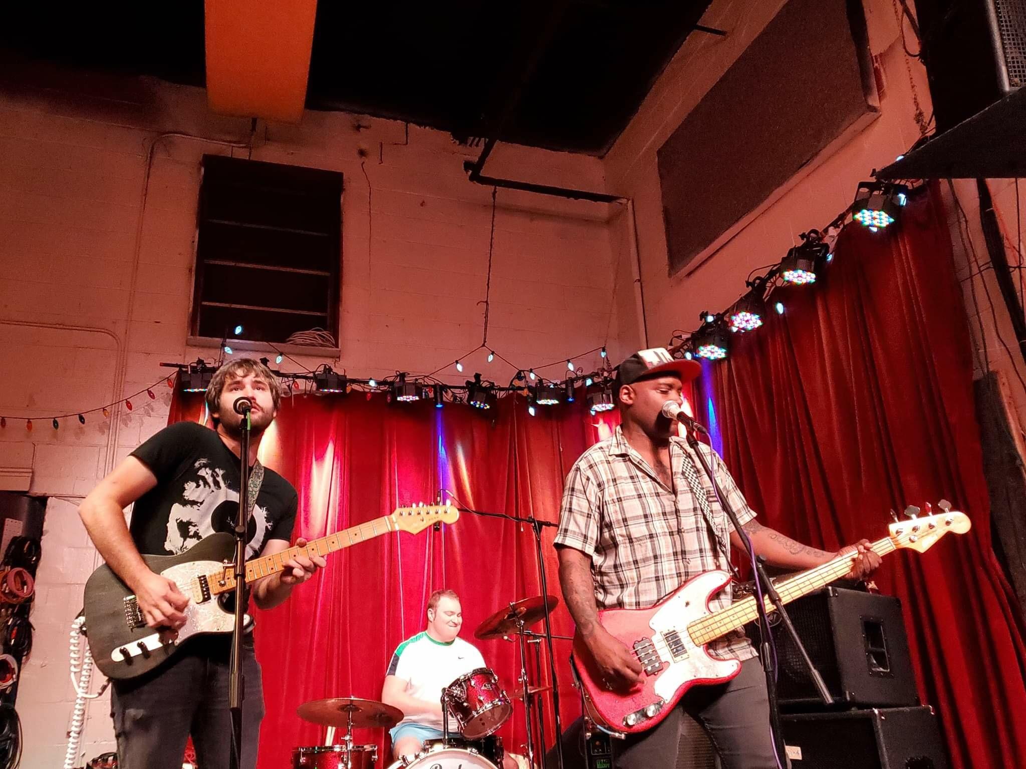 283033 Red Light Cafe