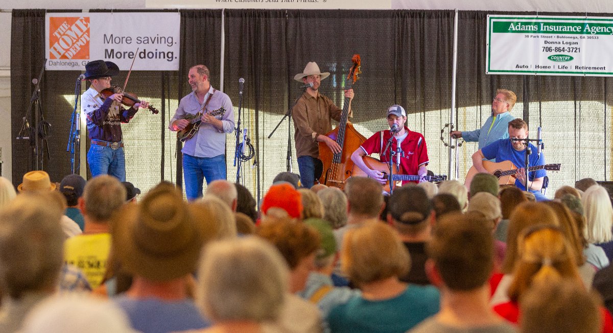 20190427BearSquare 957