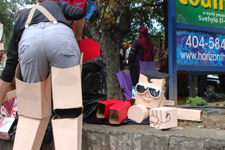 Box people de-boxing