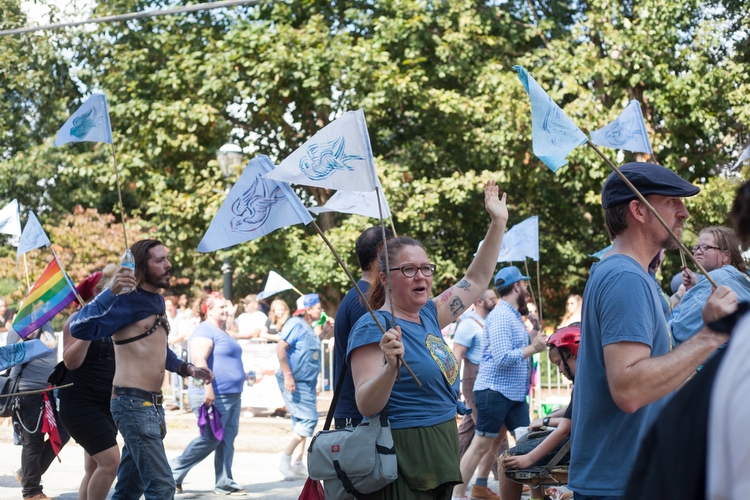 Remembering Ria by waving Bluebird flags