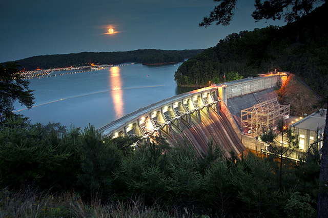Pine Mountain Moonlight Hikes