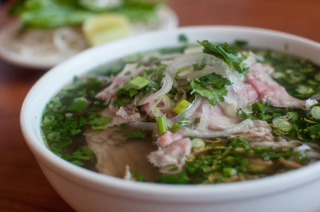 18501 Pho Dai Loi Magnum