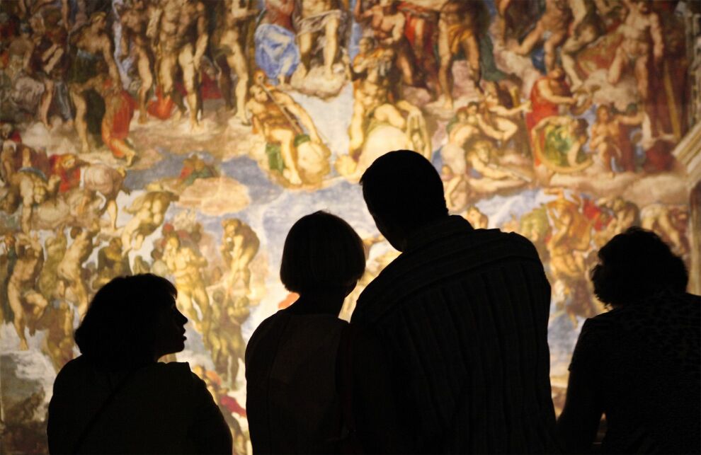 Sistine Chapel Exhibition Photo   Silhouette