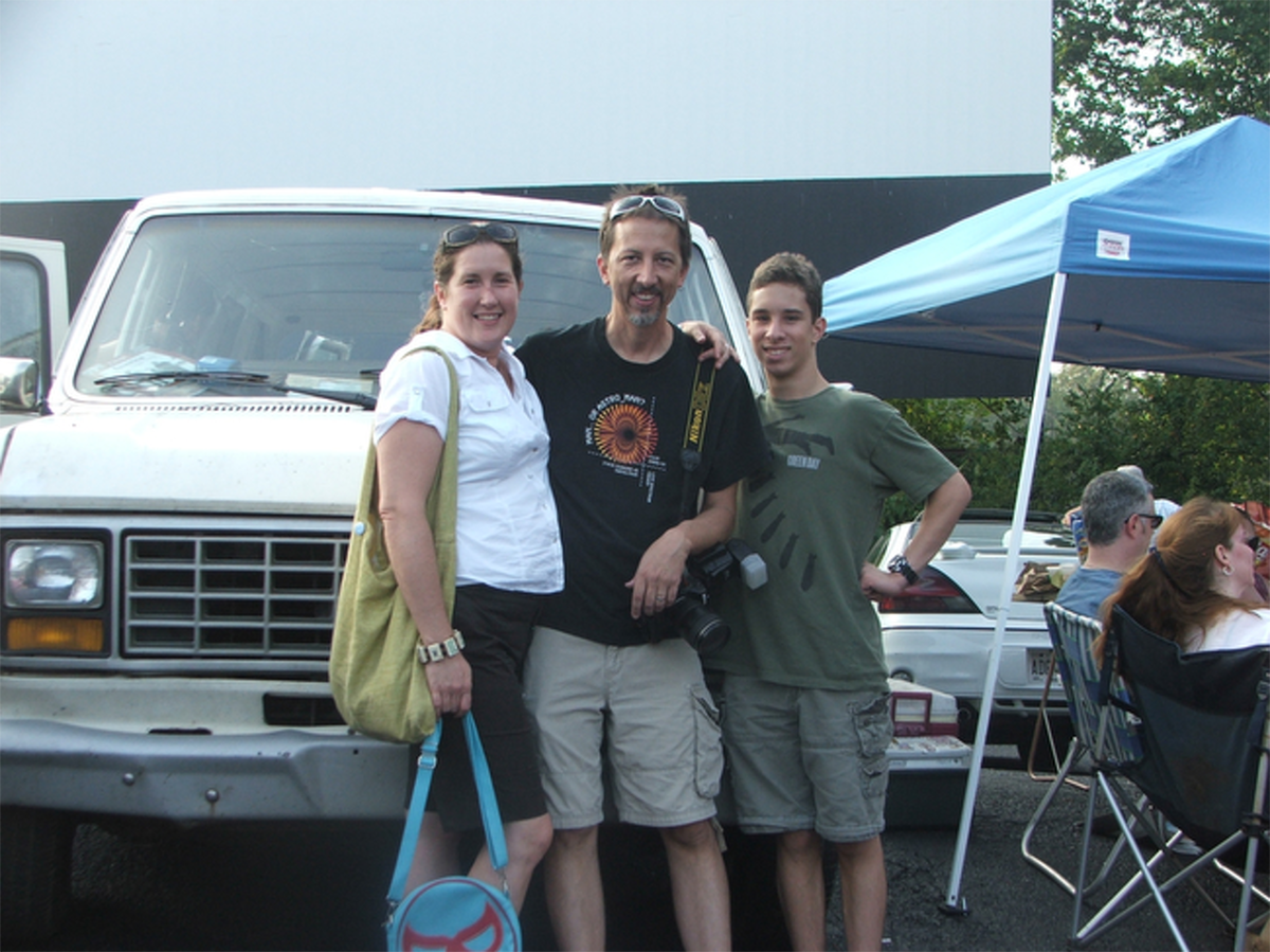 Frank Mullen with his wife, Vanessa, and son Kyle.