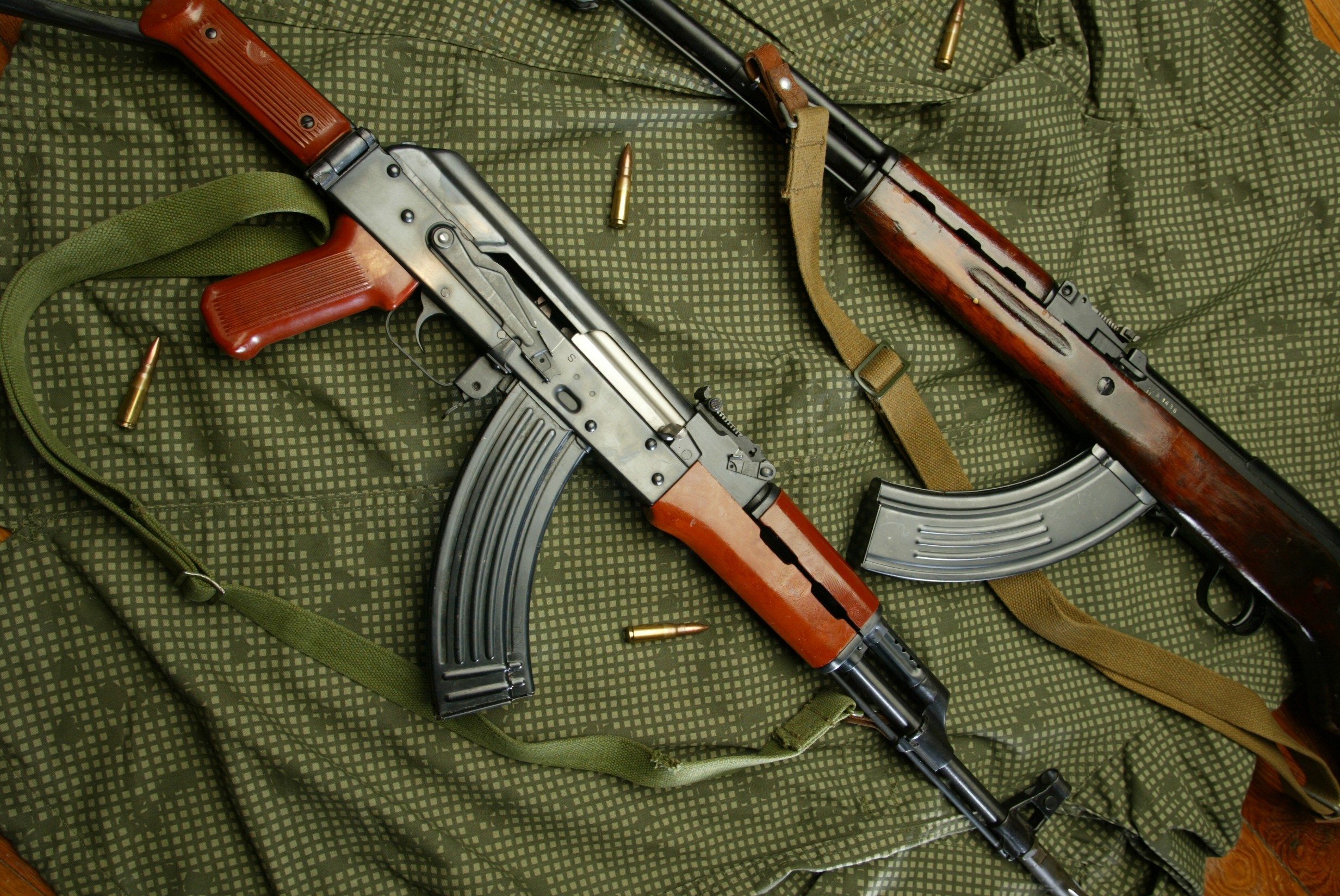 Guns For Jason015 from 2003 CL Photo File. No photo credit. 