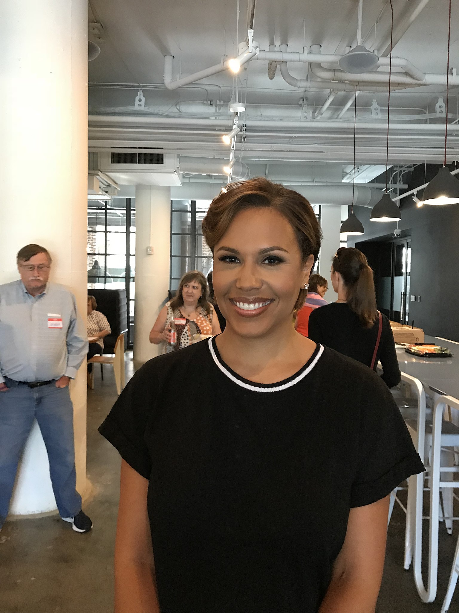 NEWS BRIEF: Award-winning TV journalist Jovita Moore dies from brain