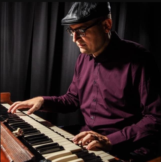 Banner CreativeLoafing Custom