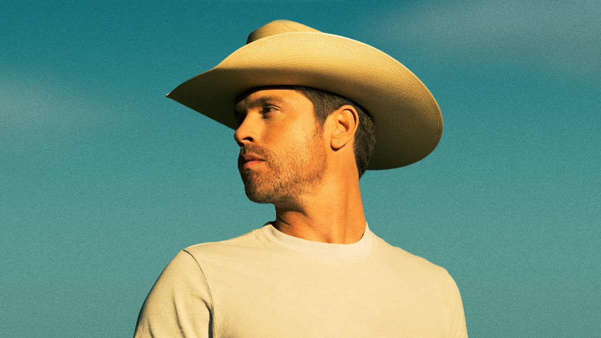 Dustin Lynch1