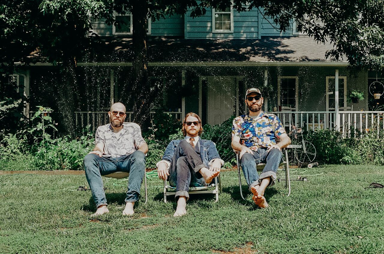 Sprinkler Mom's Yard Shoot 2