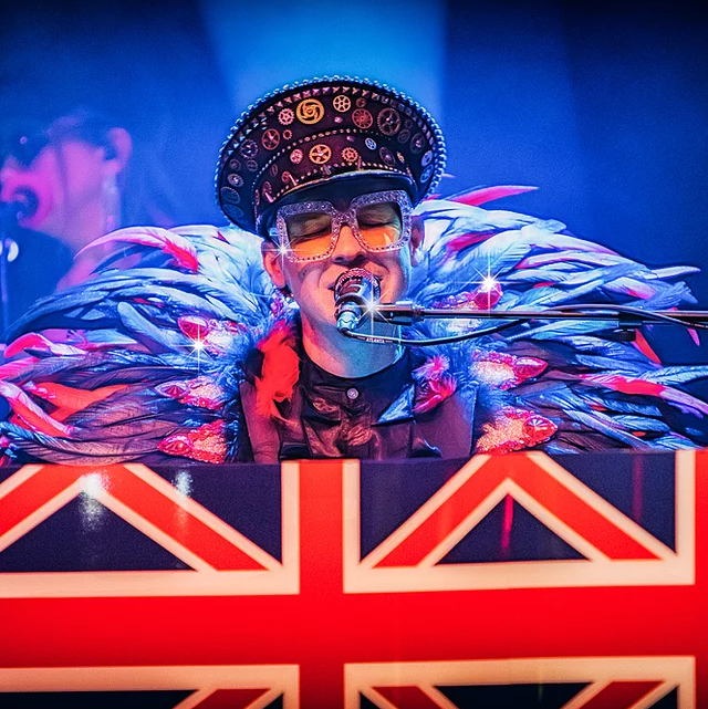 Elton Live Creative