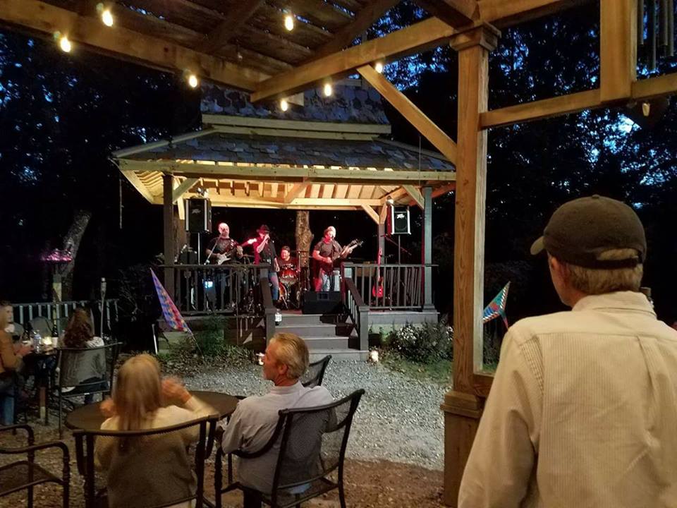 Feathers Edge Vineyards