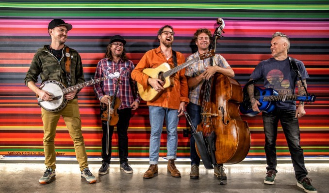 #10 Infamous Stringdusters