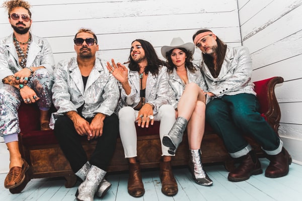 TBLSH 1hires By Andrea Escobar 600x400 Min