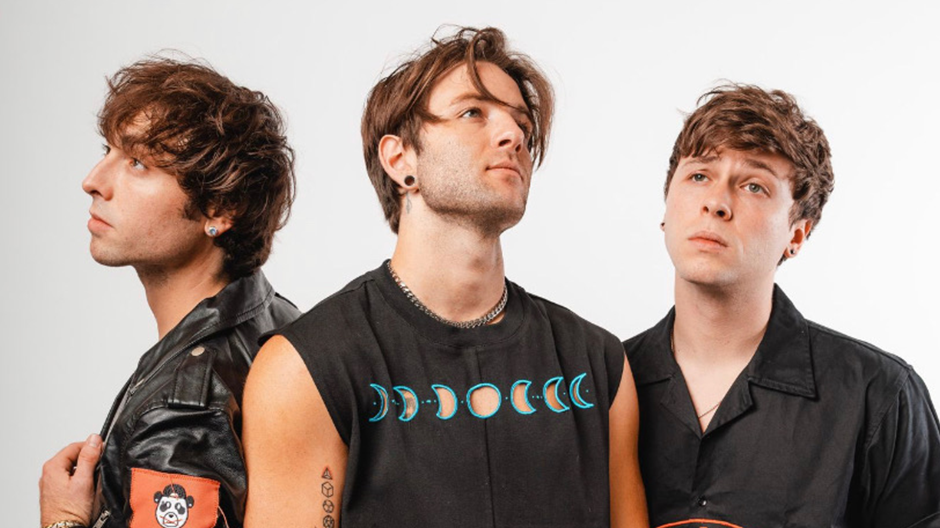 19201080 Emblem3