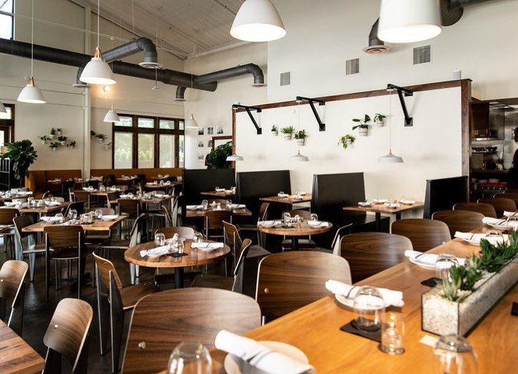Emmy Sqd Pizza Glenwood Interior