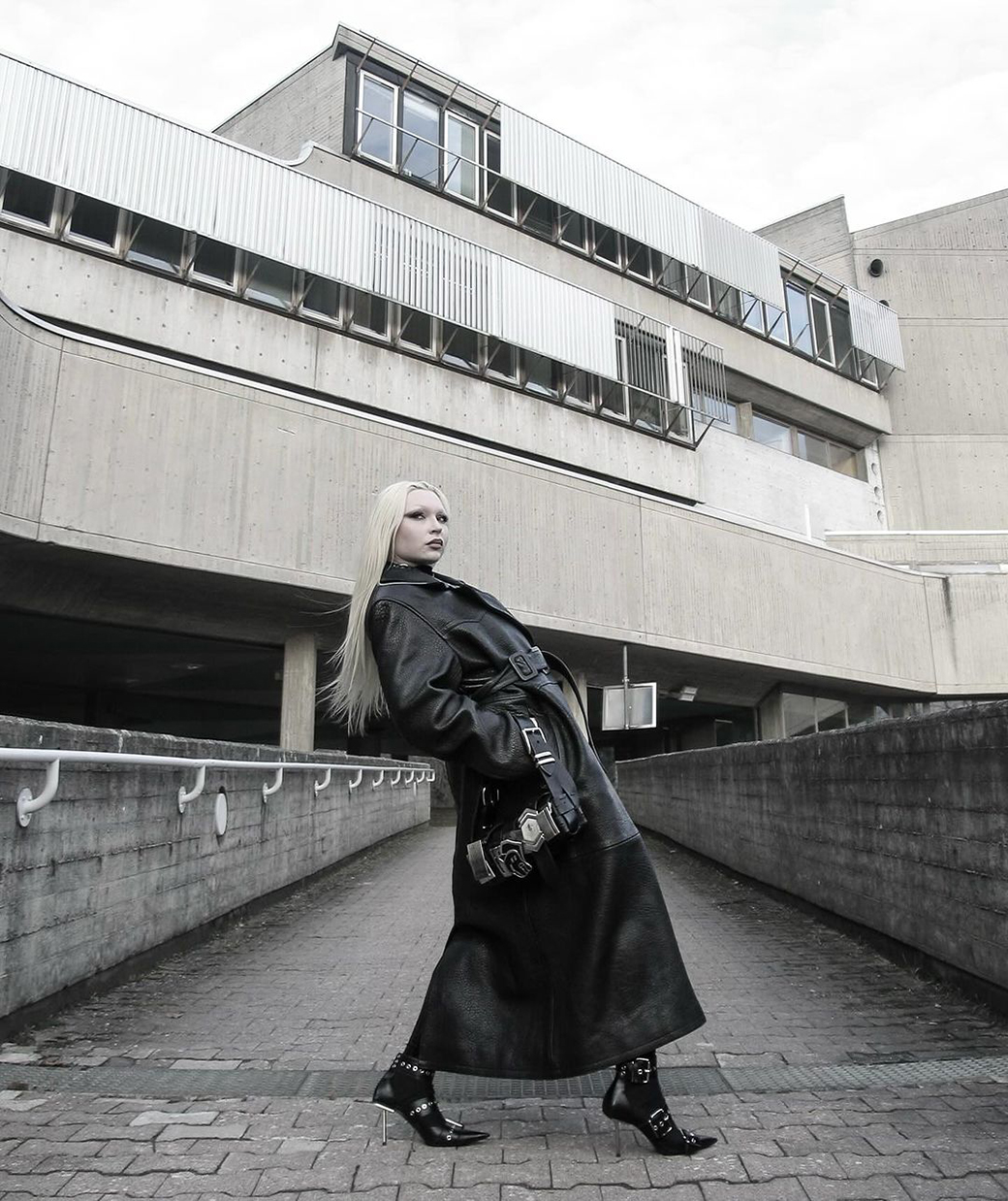 # INSERT #8 COBRAH X @ahlgrenaxel