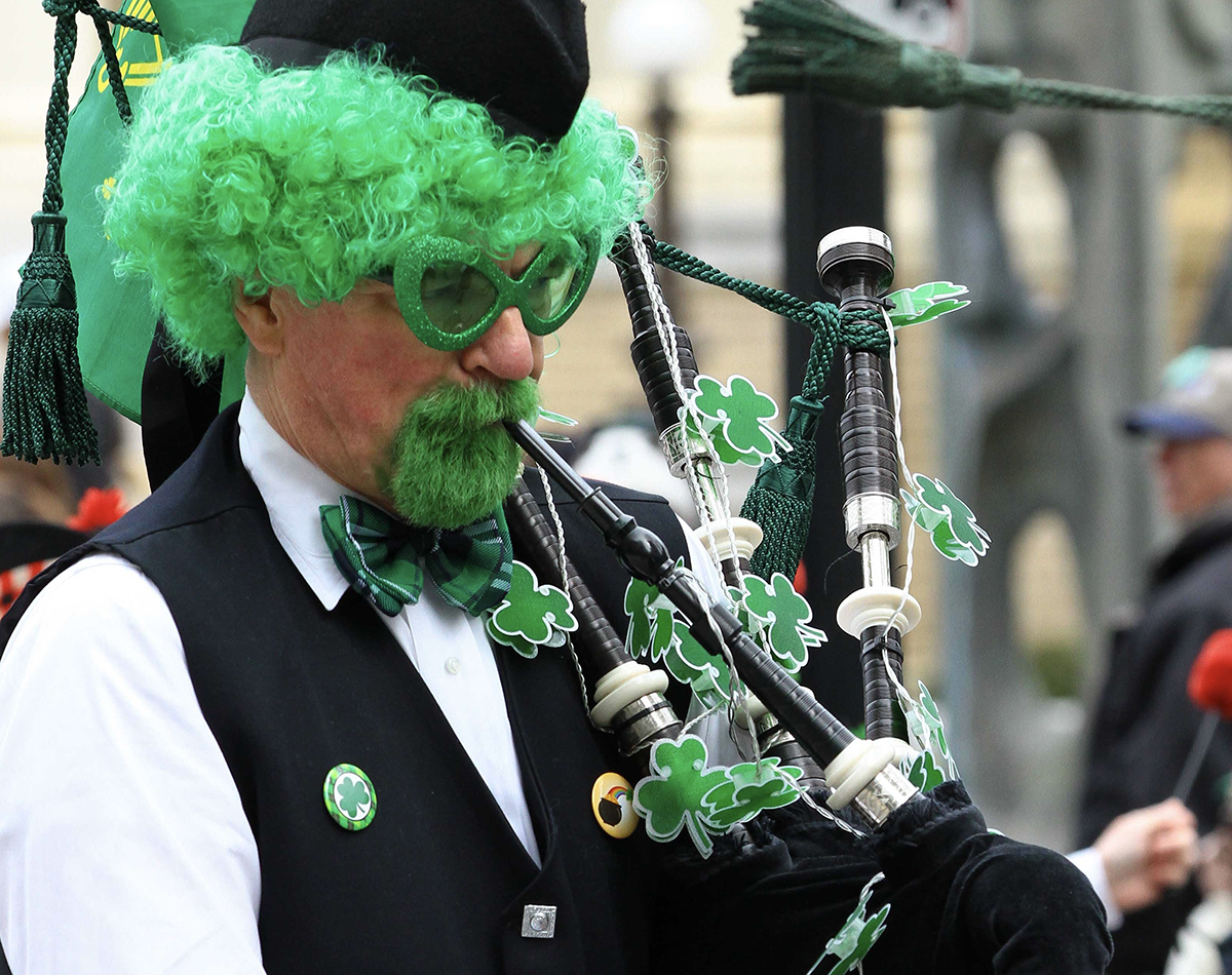 # St Patrick S Parade Bagpipe Player EDIT